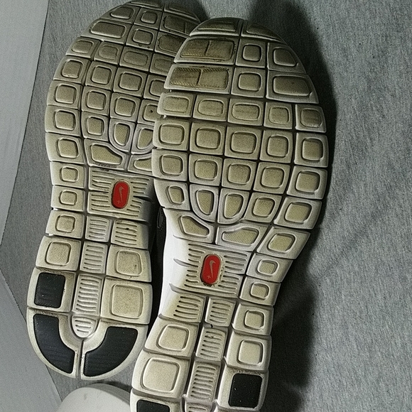 Women's Nike Free Run 2 tennis shoes - Picture 7 of 10